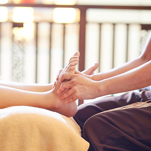 フットマッサージ